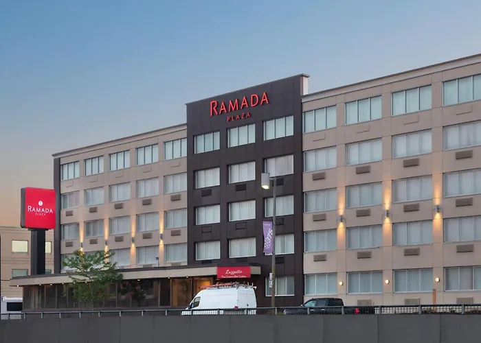Hotel Ramada Plaza By Wyndham Montreal